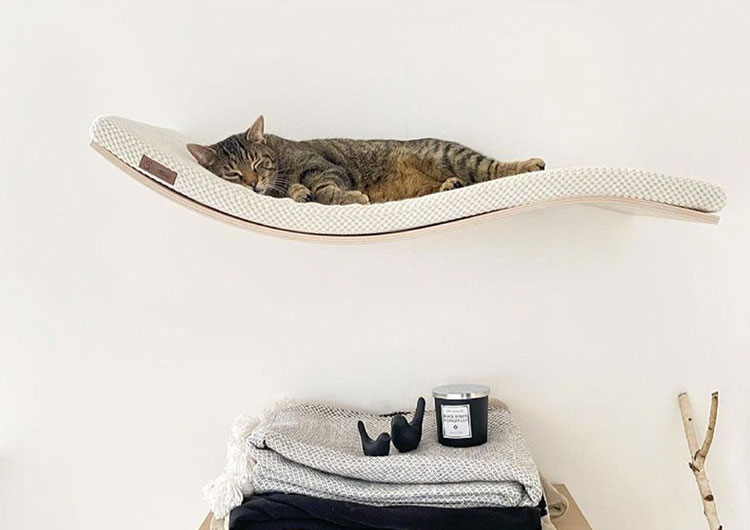 grande plateforme chat design en bois